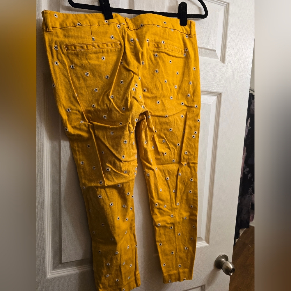 Old Navy Pixie Yellow Floral Ankle Pants - Size 16 - Picture 3 of 10